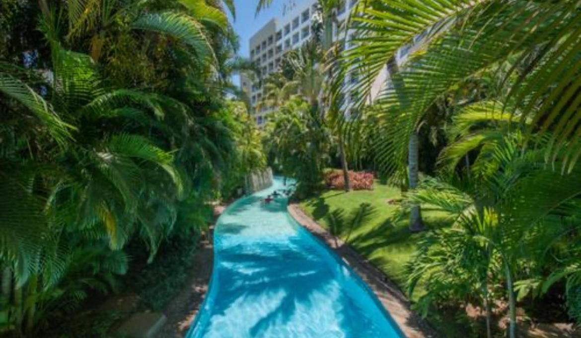 Отель Grand Luxxe With Free Golf Нуэво-Вальярта Экстерьер фото