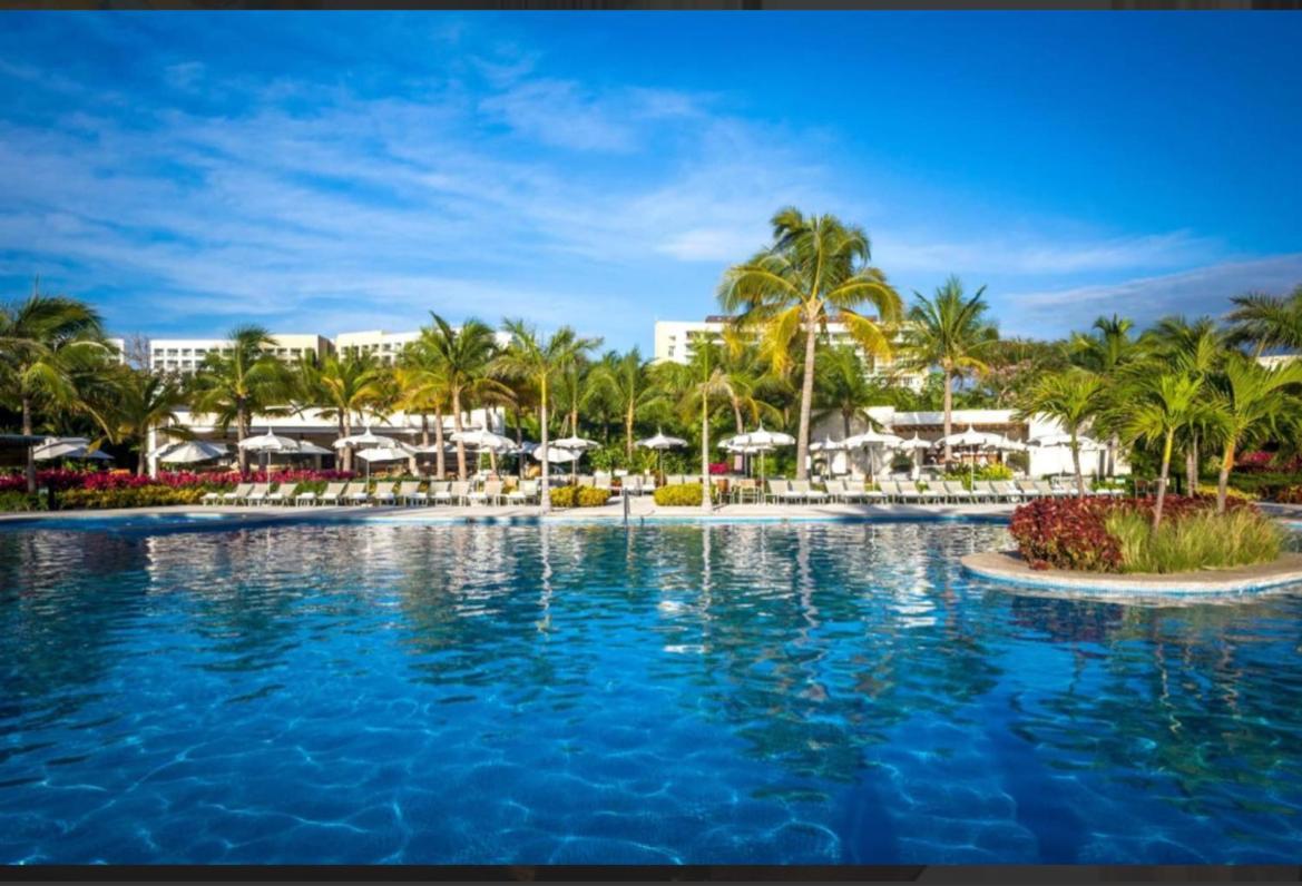 Отель Grand Luxxe With Free Golf Нуэво-Вальярта Экстерьер фото