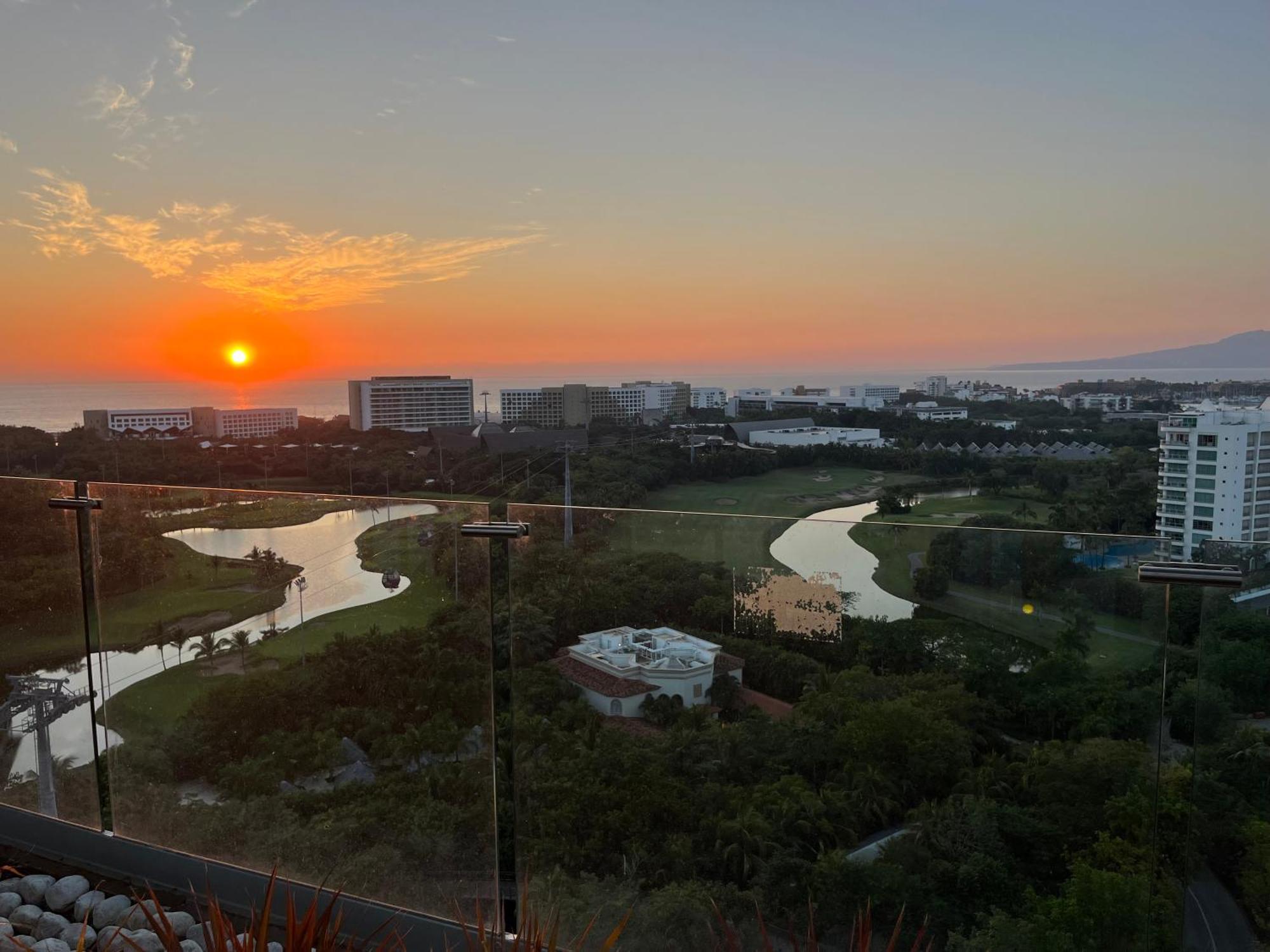 Отель Grand Luxxe With Free Golf Нуэво-Вальярта Экстерьер фото