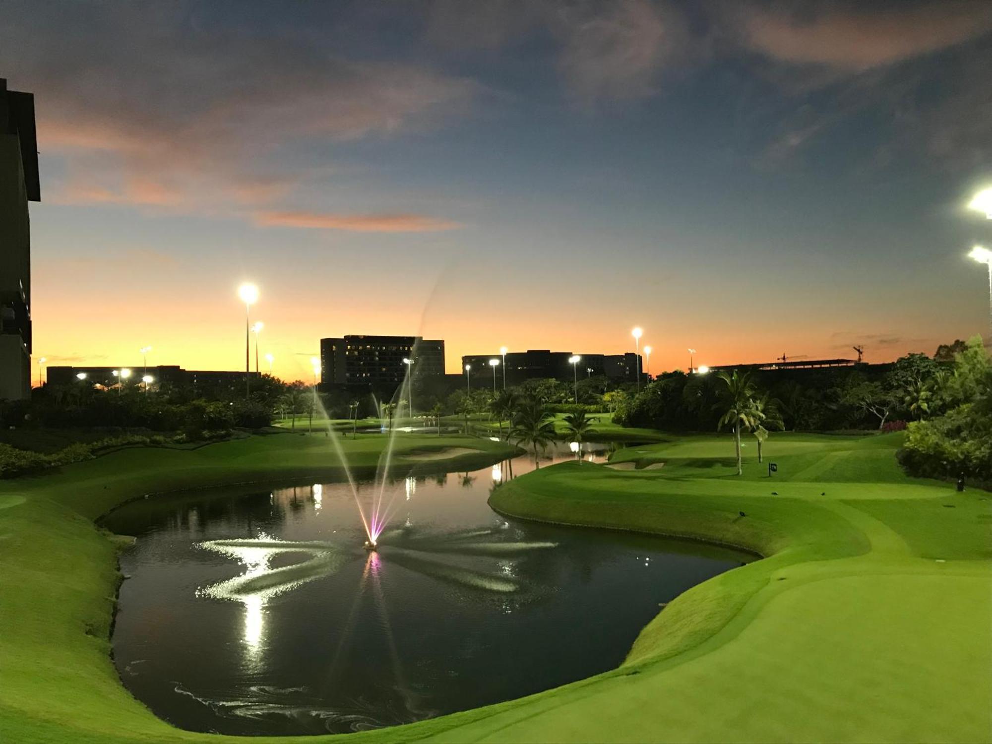 Отель Grand Luxxe With Free Golf Нуэво-Вальярта Экстерьер фото