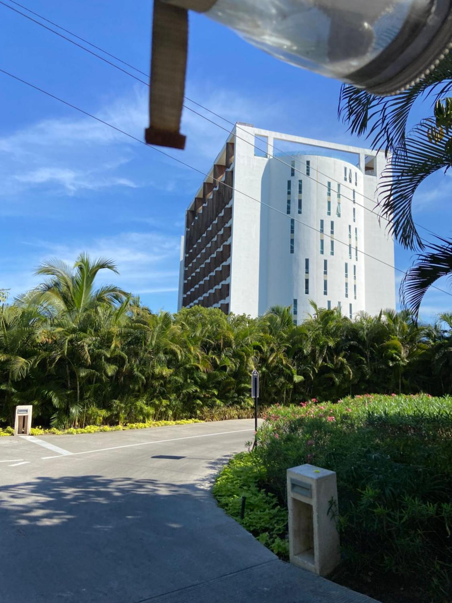 Отель Grand Luxxe With Free Golf Нуэво-Вальярта Экстерьер фото