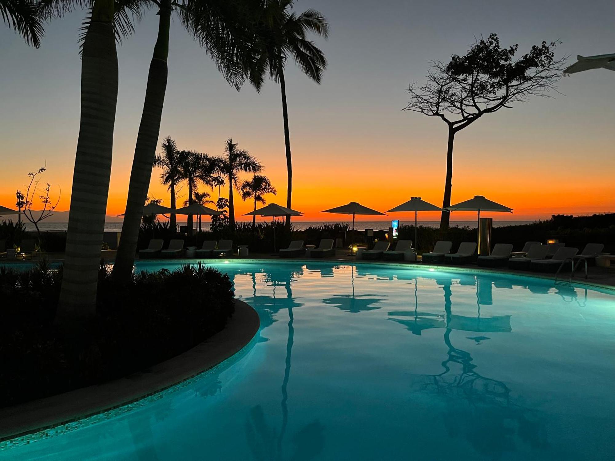 Отель Grand Luxxe With Free Golf Нуэво-Вальярта Экстерьер фото